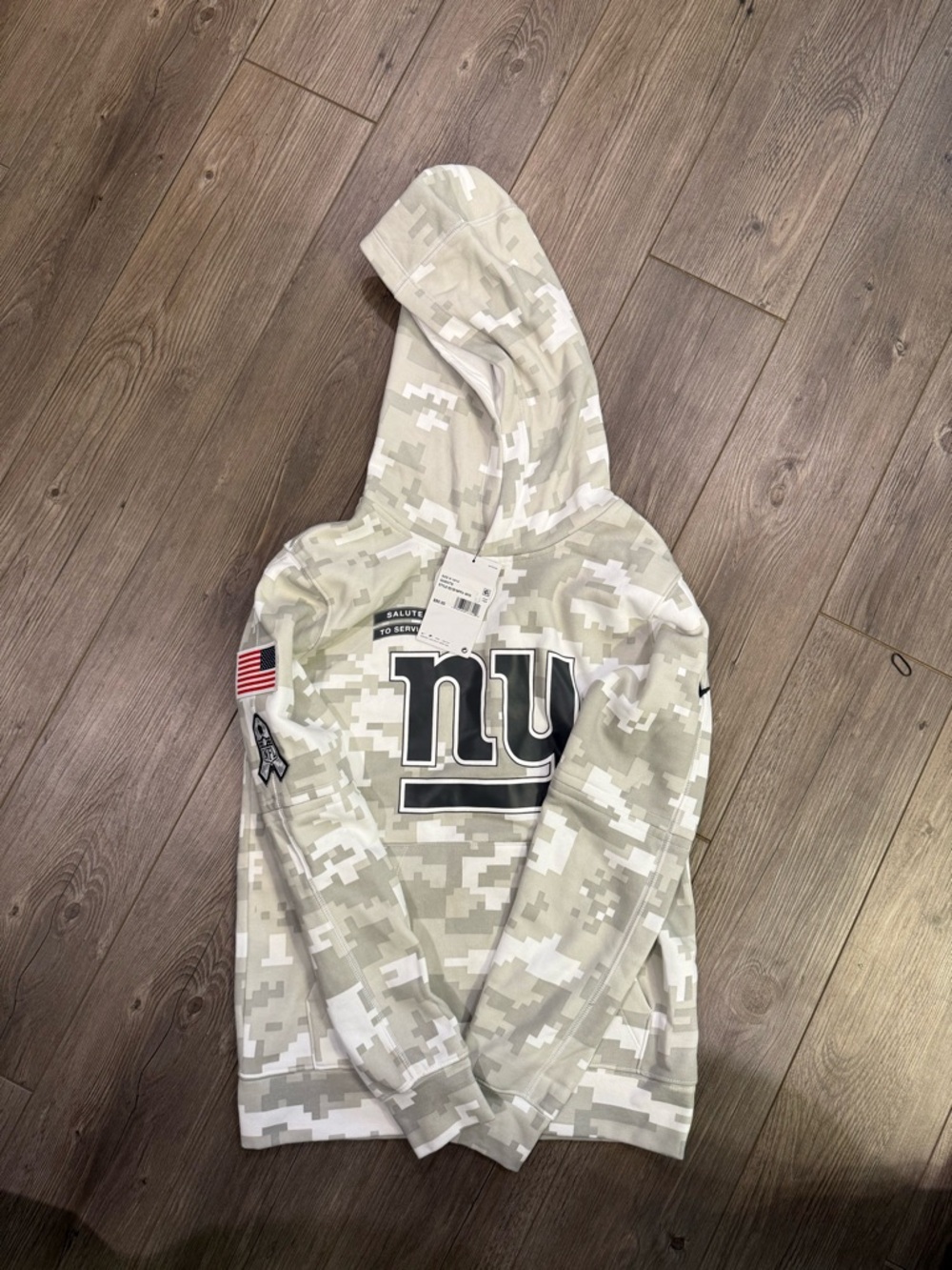 Nike NFL New York Giants Salute to Service Hoodie – Youth Medium (NWT)